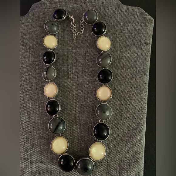 🎉🎉🎉NECKLACES🎉🎉🎉 - Picture 7 of 13